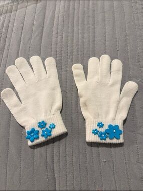 Gloves for women or kids very cute